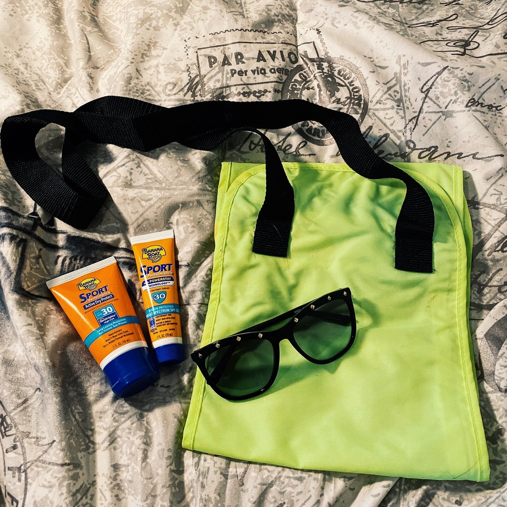 90’s Beach Bag  🕶